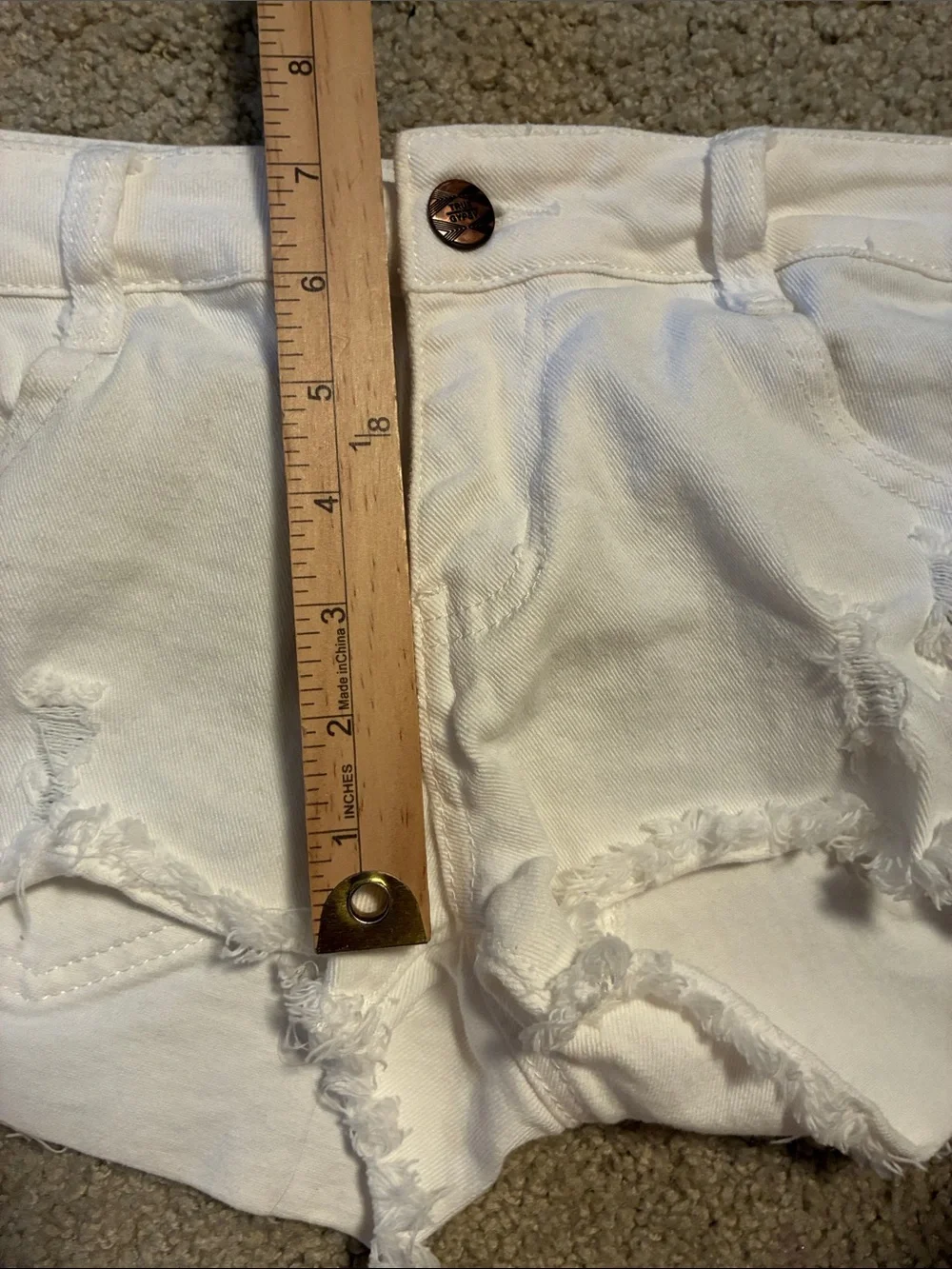 True Gypsy White Denim Distressed jean shorts low rise Y2K Size 5